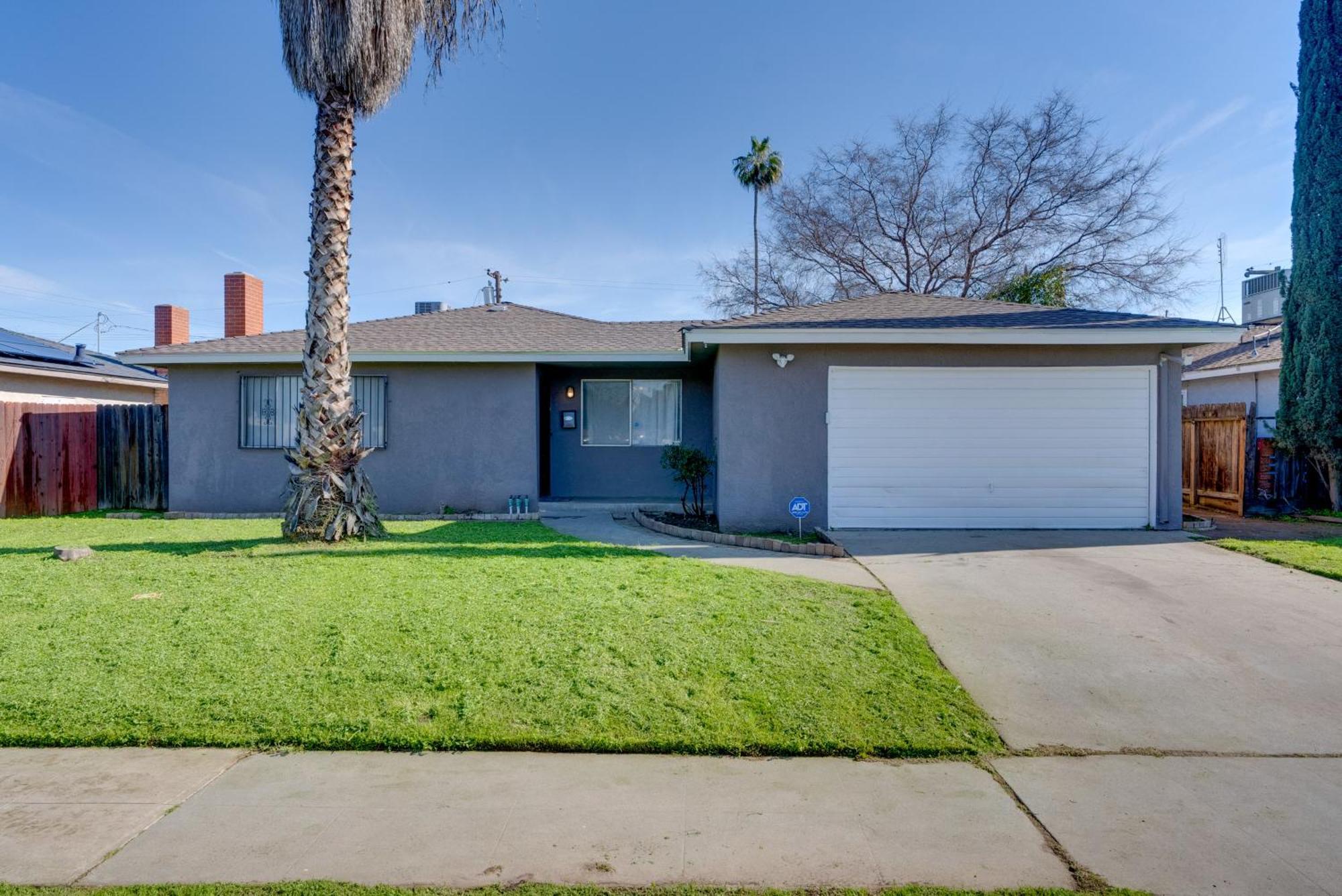 Breezy Fresno Home - Near Airport And Downtown Eksteriør billede