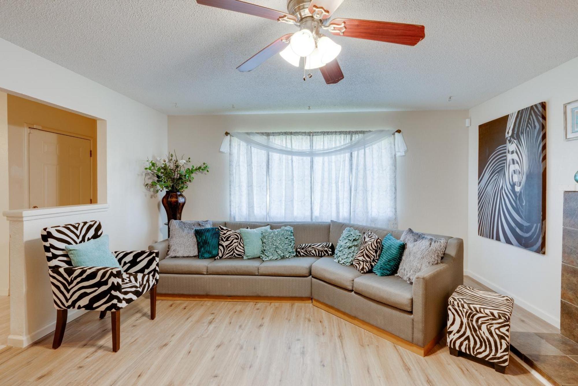 Breezy Fresno Home - Near Airport And Downtown Eksteriør billede