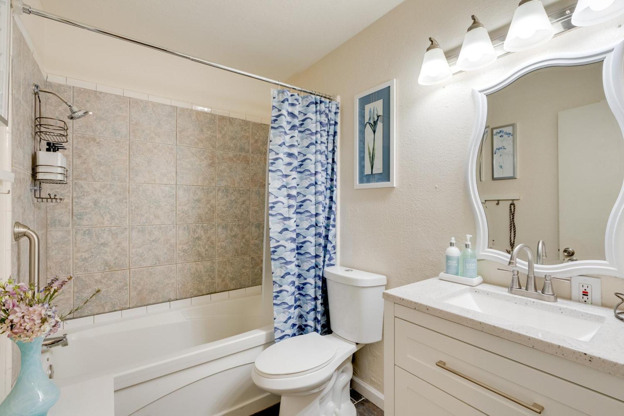 Breezy Fresno Home - Near Airport And Downtown Eksteriør billede