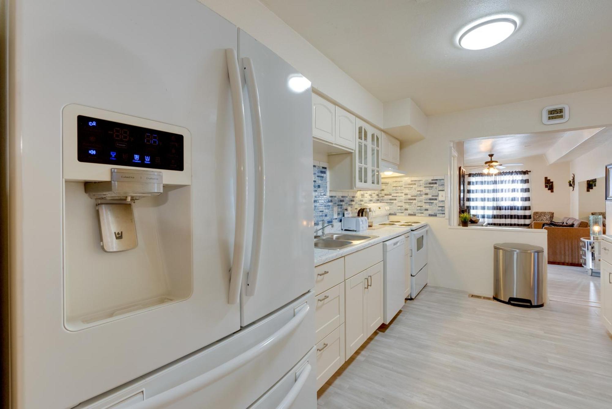 Breezy Fresno Home - Near Airport And Downtown Eksteriør billede